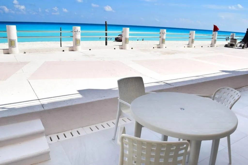 Ocean Front Villa Marlin, Best Location In Hotel Zone #109 Cancun Daire